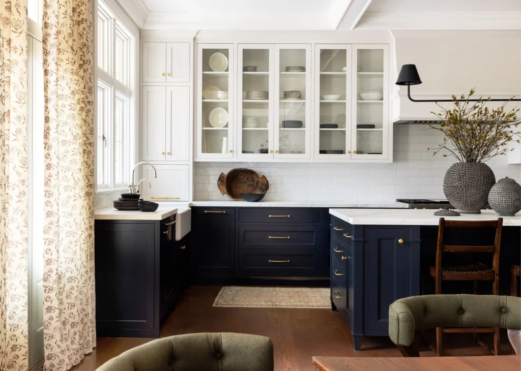 two-tone-kitchen-cabinets designs